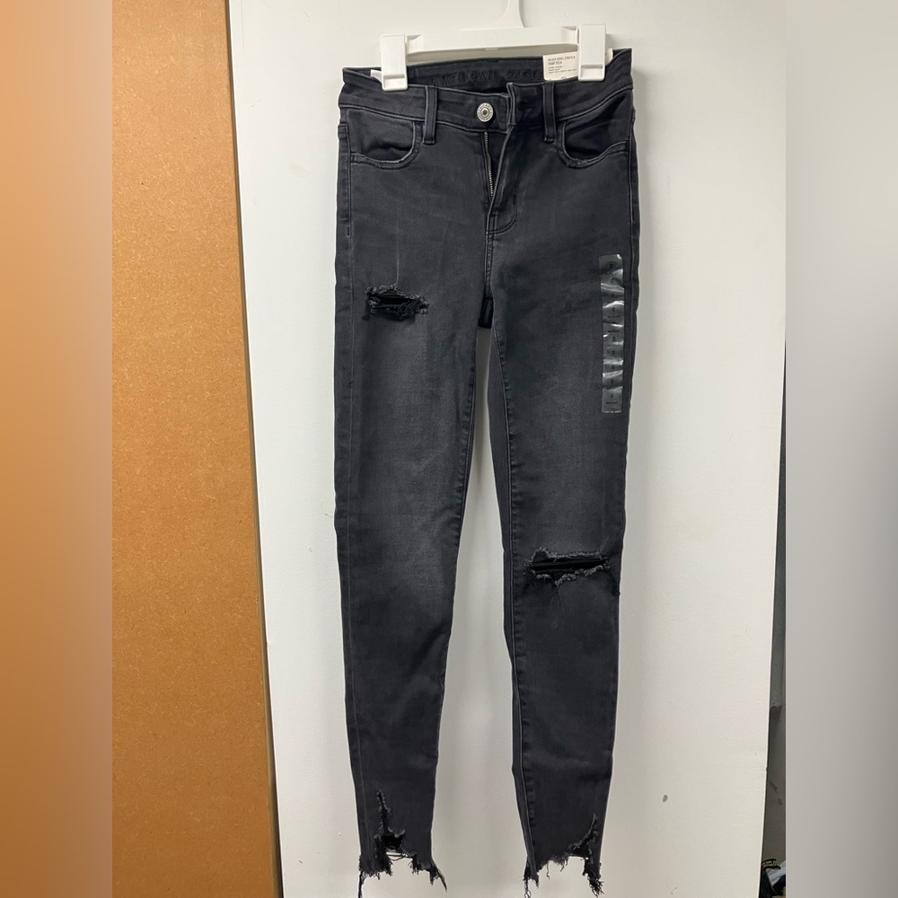 Black American Eagle distressed skinny jean NWT Womens 0 Next Level Stretch Temp